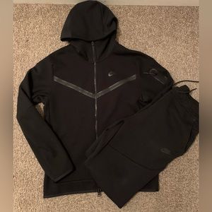 ‼️SOLD‼️Nike tech fleece suit